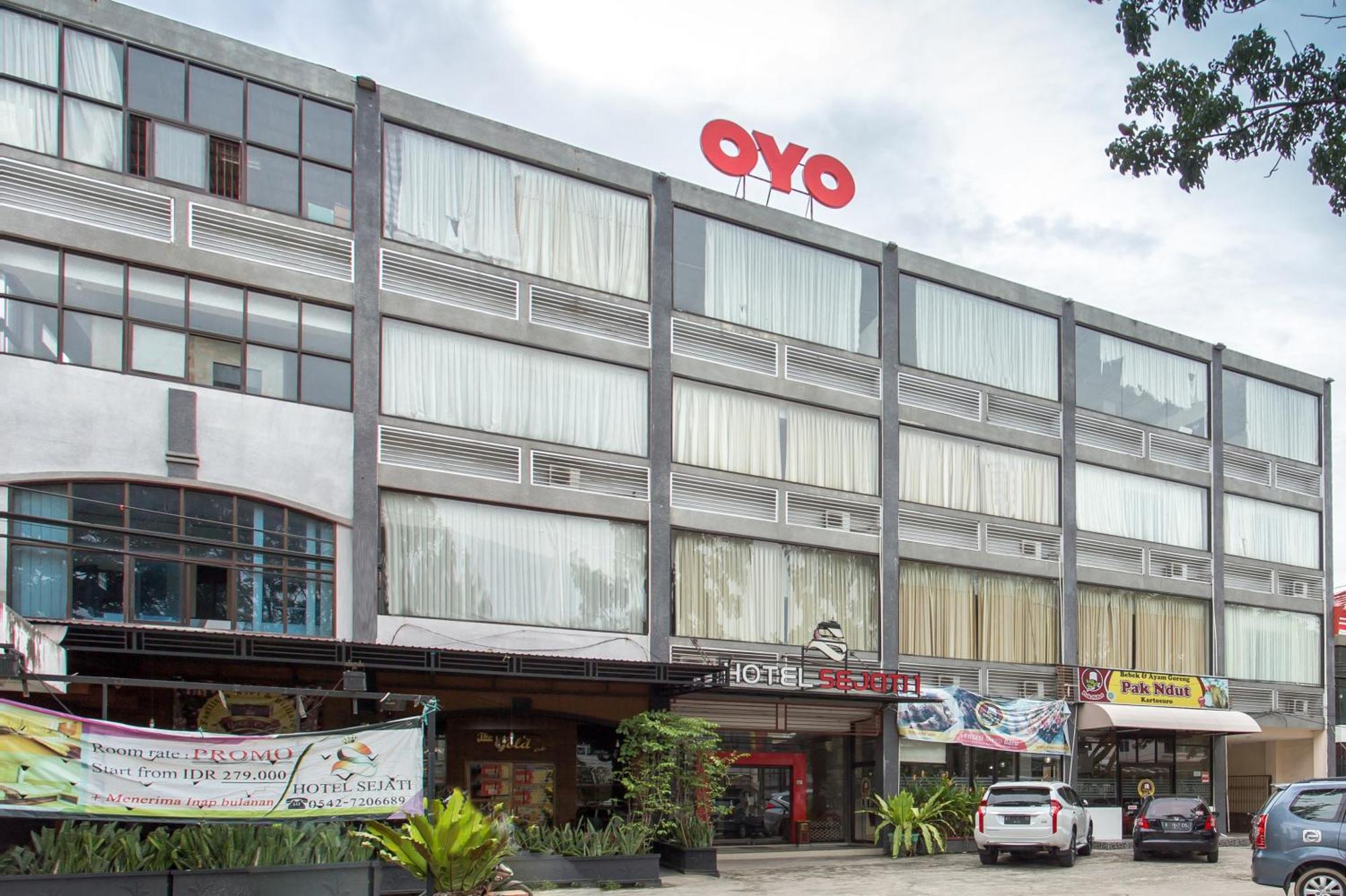 Oyo 663 Hotel Sejati Balikpapan  Exteriör bild